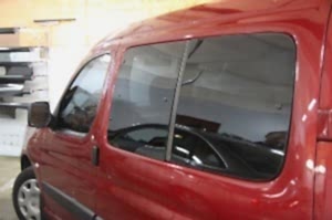Peugeot Partner, тонировка задней части автомобиля