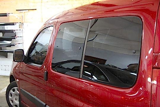 Peugeot Partner, тонировка задней части автомобиля